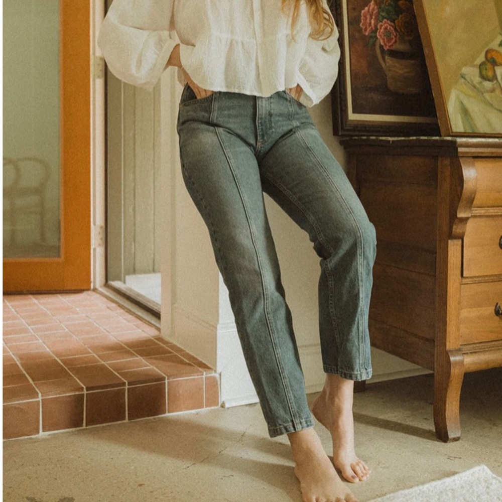 Esby - Lindsey Jean in Decade Wash
